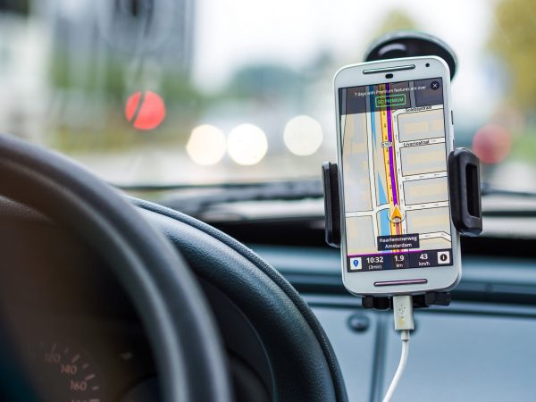 How GPS tracker works in mobile phone?